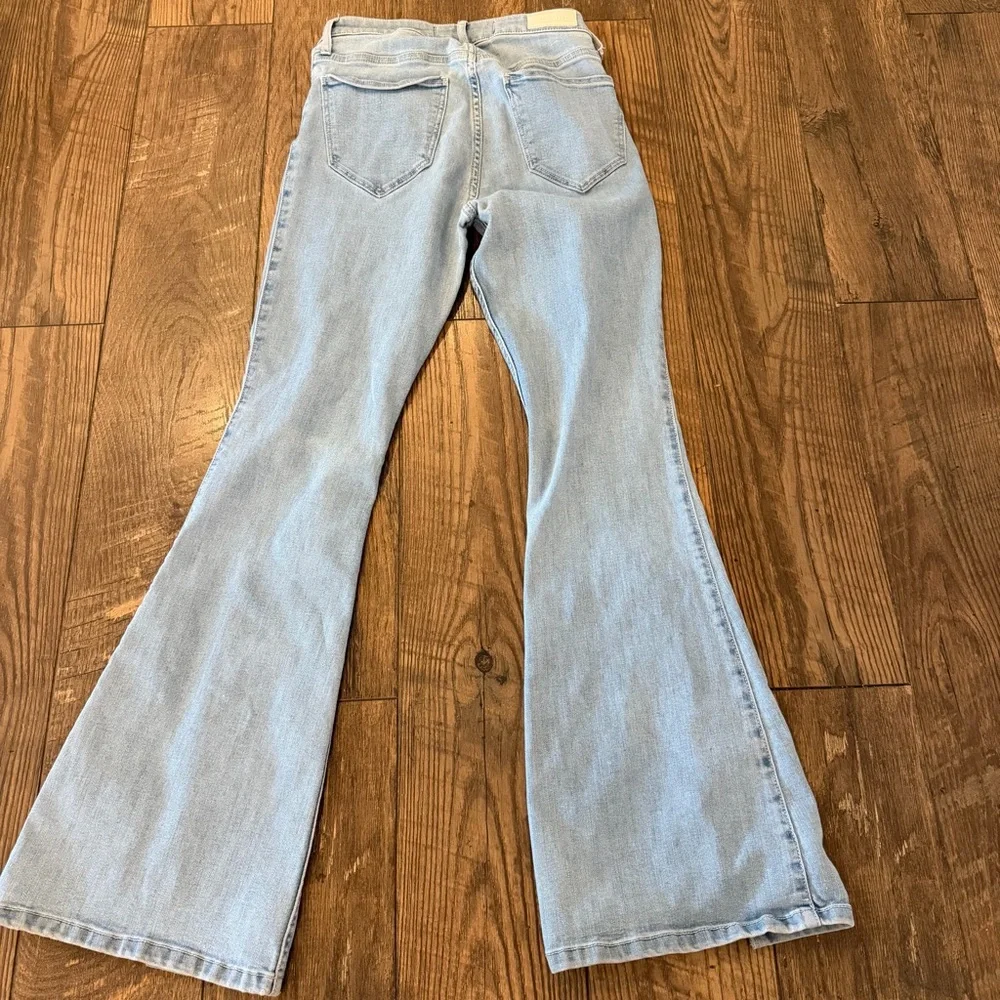 Hollister Women’s High‎ Rise Flare Jeans Size 28/7R - Picture 5 of 7